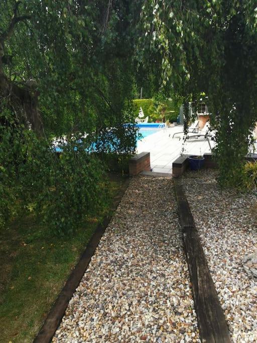 The Squirrels- Alresford, Essex Apartment Ngoại thất bức ảnh